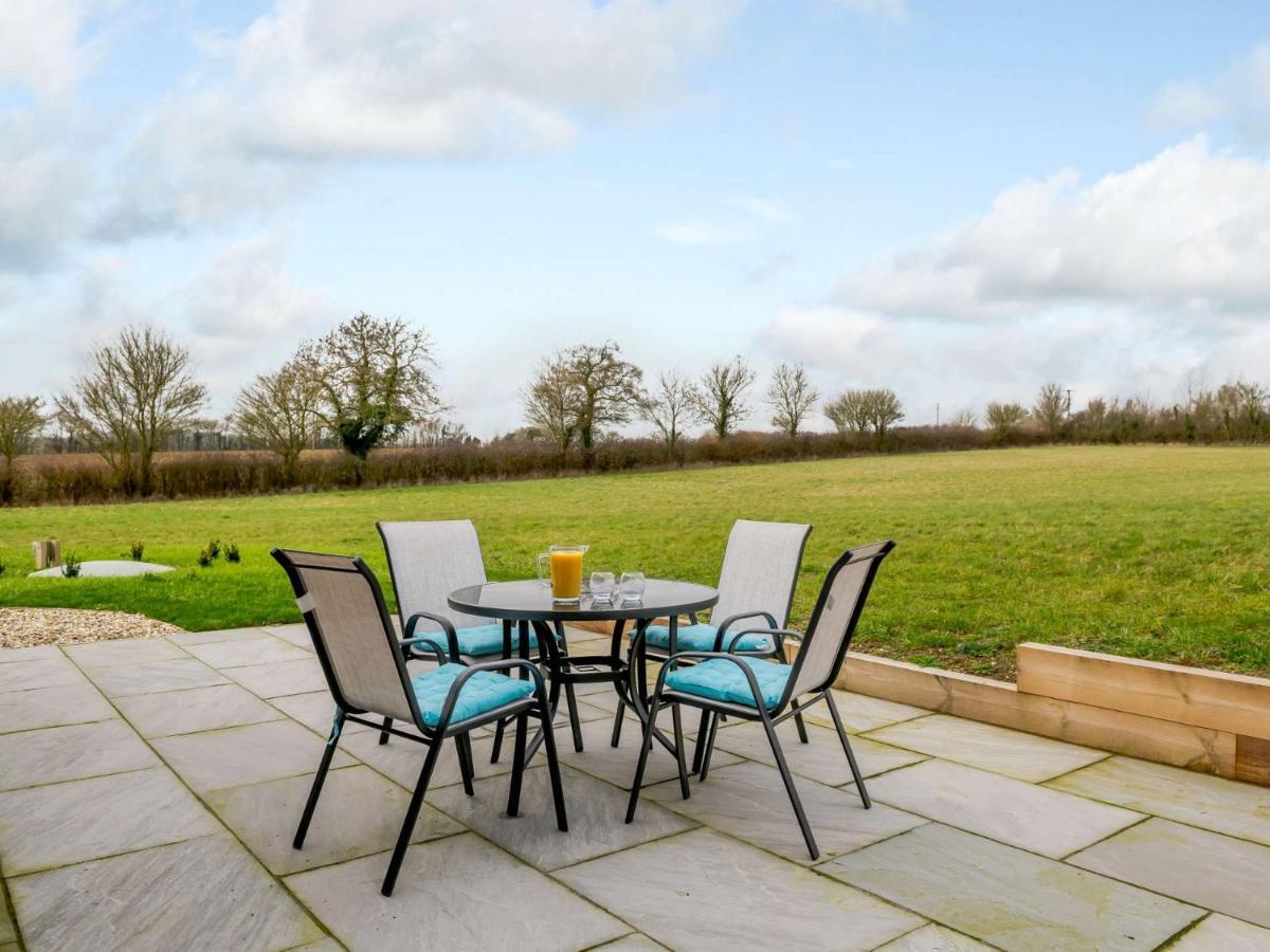 Villa 2 Bed In Woodbridge 81441 Burgh  Esterno foto